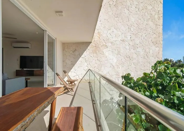 Secret Walk To Pools With Ocean Views
